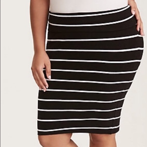 Torrid skirt - Picture 3 of 4